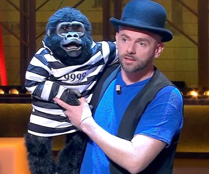 Il ventriloquo Nicola Pesaresi raccoglie applausi a I soliti ignoti nella puntata di Pasqua