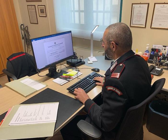 Truffa online a Nocera Umbra, vendita fittizia di mangimi per cani su siti web. Denunciati 2 uomini