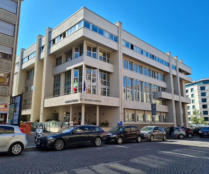 Terni, violenza sessuale: 3 anni a un 25enne che molestò una studentessa