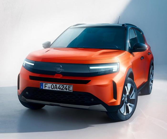 Nuova Opel Frontera, presto anche a 7 posti