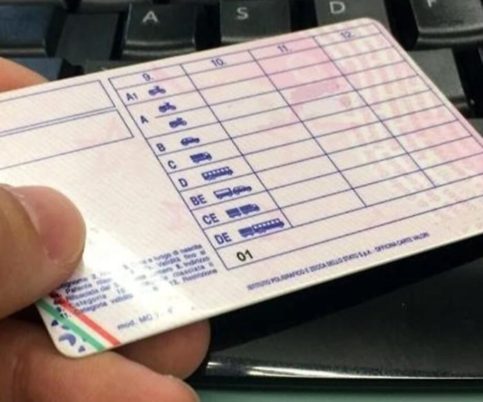 Perugia, autista dell'autobus con il&nbsp;cronotachigrafo non in regola: maxi multa e patente sospesa