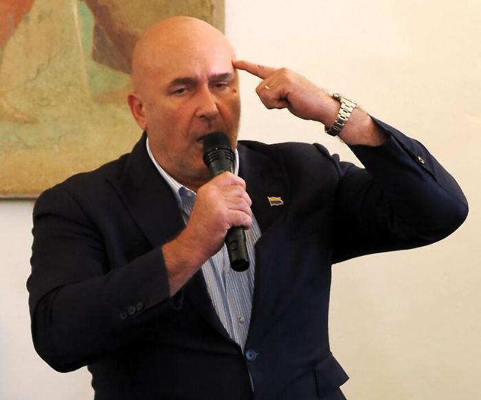 Stefano Bandecchi: "Guerra mondiale? Bene, così stiamo tranquilli 80 anni. Israele spiani Gaza"