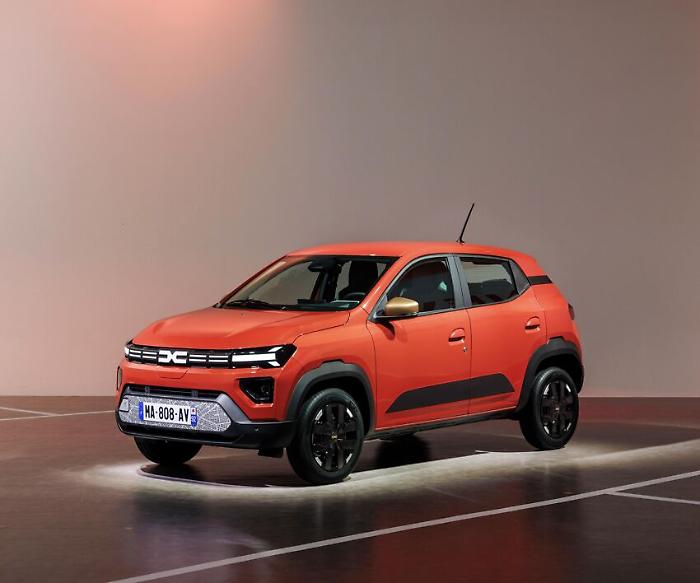 Motori, nuova Dacia Spring: resta l'elettrica meno cara del mercato