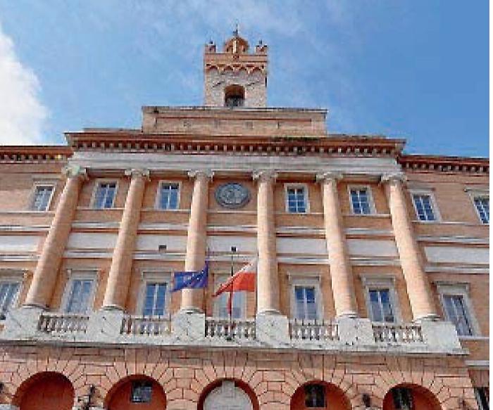 Foligno, il Comune mette in vendita palazzi, appartamenti e terreni per oltre 3 milioni di euro