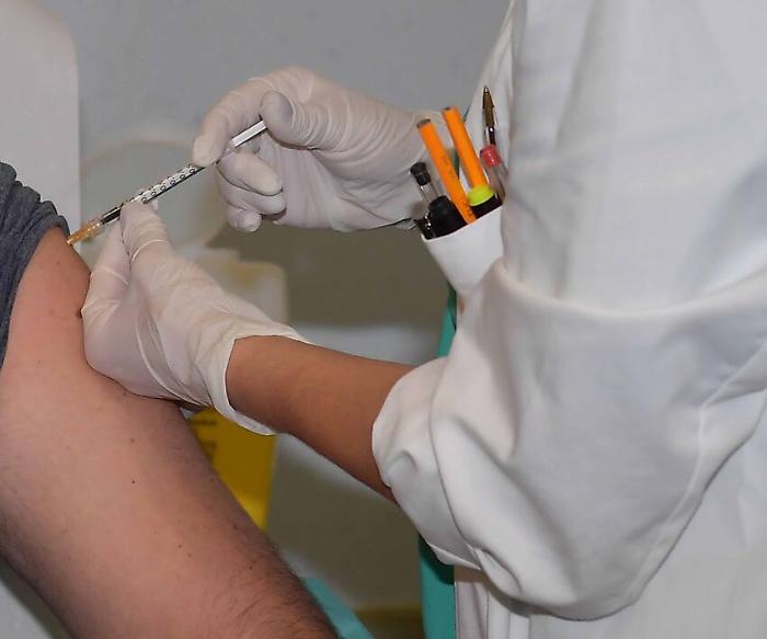 Sanità, importanti riconoscimenti per gli studi dell'Usl Umbria 1 sui vaccini per il Covid-19 