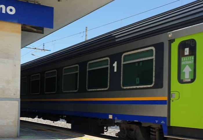 Approvato lo sconto del 20% sugli abbonamenti ferroviari. De Rebotti: "Ristoro per i disservizi sopportati negli anni passati"
