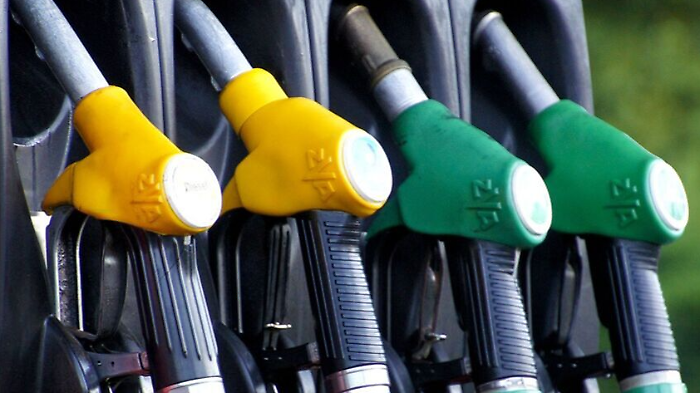 Caccia ai furbetti del carburante, controlli della Guardia di Finanza contro le speculazioni dopo il decreto sulle accise