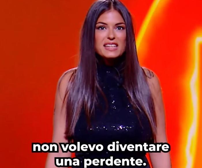 Sara Tommasi, da Narni al monologo alle Iene: "Droga e porno. Non si guarisce mai dal bipolarismo"