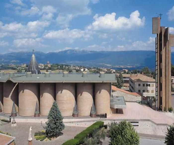 Collevalenza, a Todi riaperte le piscine del Santuario 