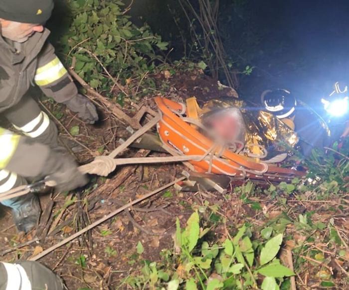 Terni, incidente nei pressi della cascata delle Marmore: auto finisce dentro il fiume Nera
