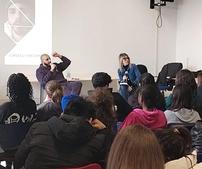 Siena, il tema del bullismo affrontato con gli studenti all'istituto Caselli