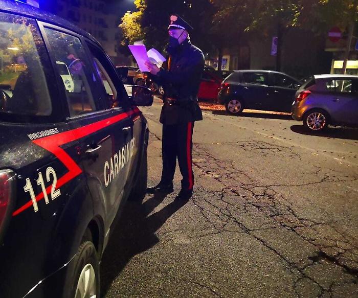 Tenta il furto di un'auto e ferisce i carabinieri, arrestato giovane tunisino