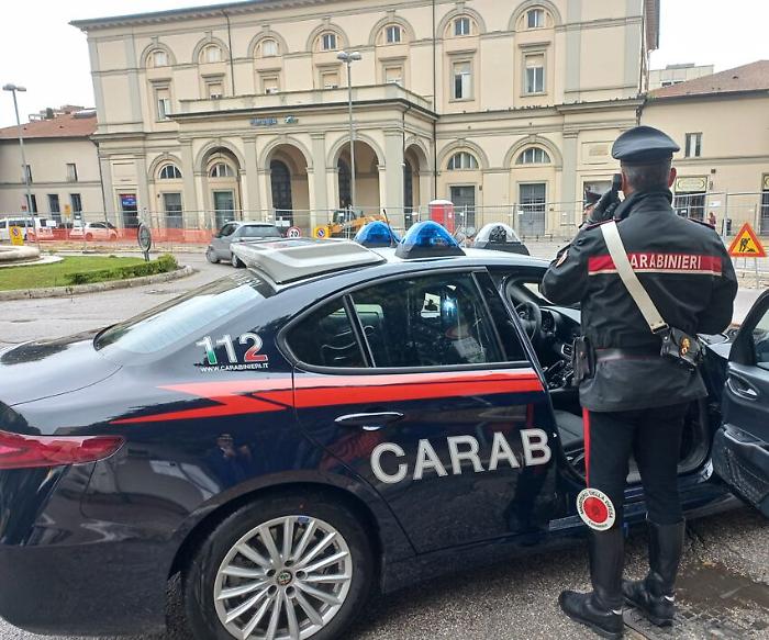 Accoltellamento davanti al fast food: svolta nell'indagine, identificato l'aggressore
