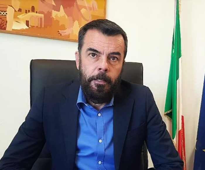 "Esodo" di studenti dalla scuola di Ponte San Giovanni: già 1.500 firme raccolte per bloccare l'emorragia. Chiamato in causa Repetto