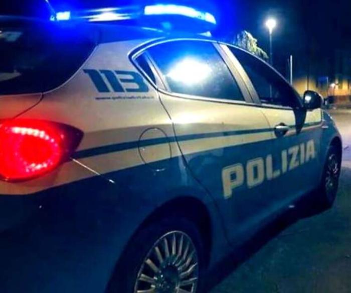 Arezzo, ferisce con il coltello il rivale in amore alla ex Lebole: individuato e denunciato