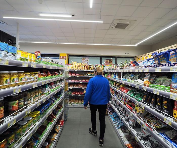 Bastia Umbra, rubano al supermercato e scappano: rintracciati grazie ai video e denunciati