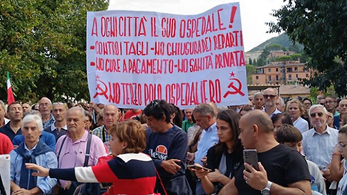 Spoleto, raccolte 8 mila firme per salvare l'ospedale