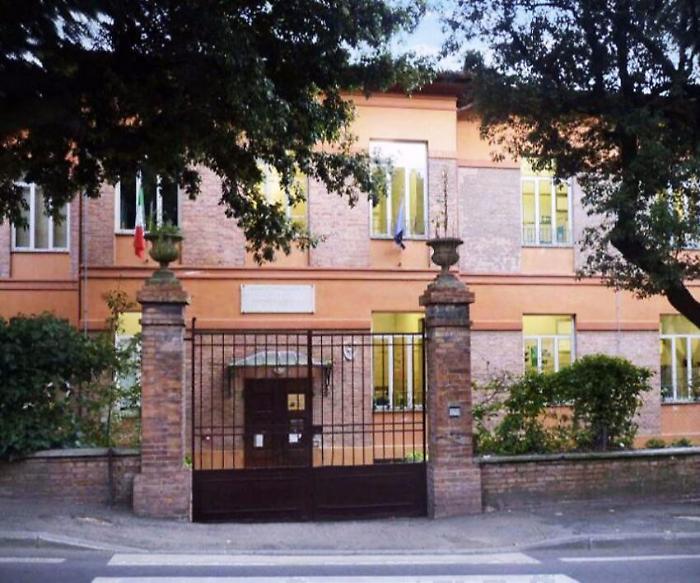Scuola, l'infanzia Valentini chiusa per ritardo dei lavori. Il quartiere Elce di Perugia protesta