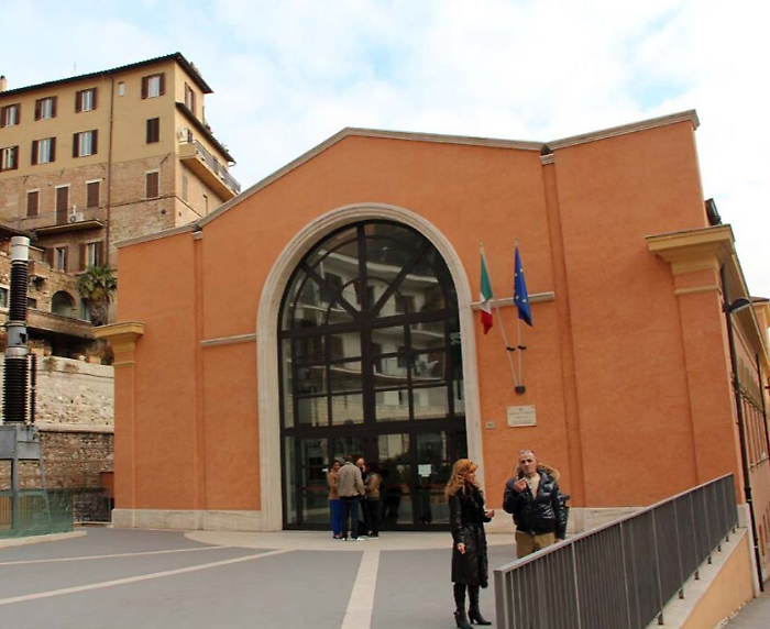 Polizze fantasma, avvocato a processo. Lui querela gli ex clienti che lo hanno denunciato