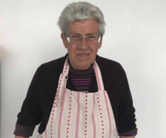 Bevagna, la nonna Iside sbarca a Pomeriggio 5. In diretta televisiva la preparazione della rocciata