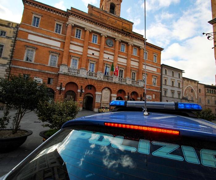 Foligno, in carcere per rapina, lesioni e spaccio: deve scontare 3 anni, 10 mesi e un giorno