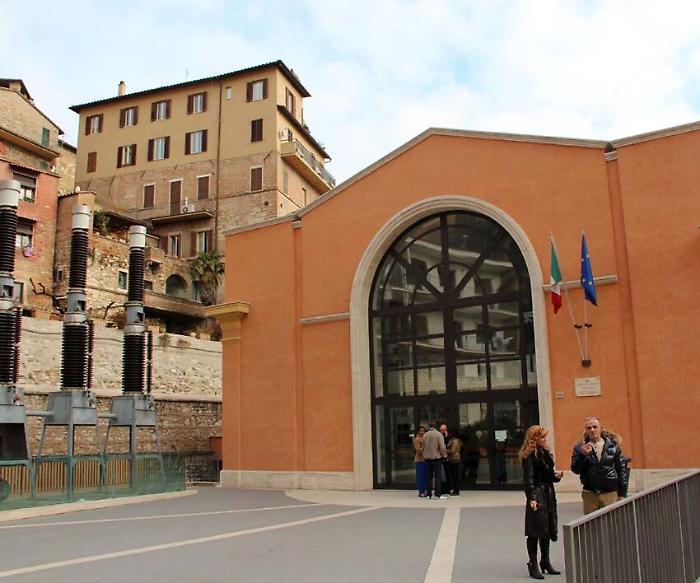 Perugia, diffonde i video della ex sui siti porno e su gruppi Telegram. Ora chiede il patteggiament