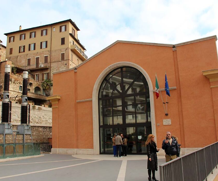 Perseguita moglie e figli: condannato a 28 mesi