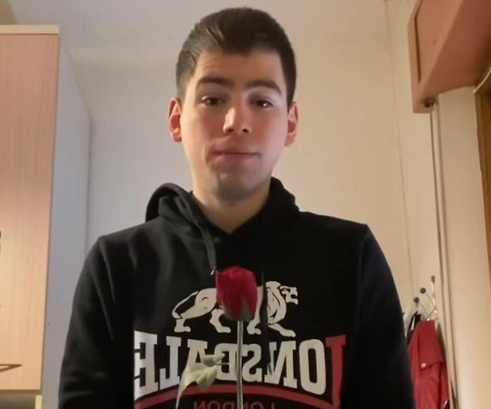 Narni, non solo gli scherzi ai nonni. Nuovo video per il tiktoker Thomas Rossini
