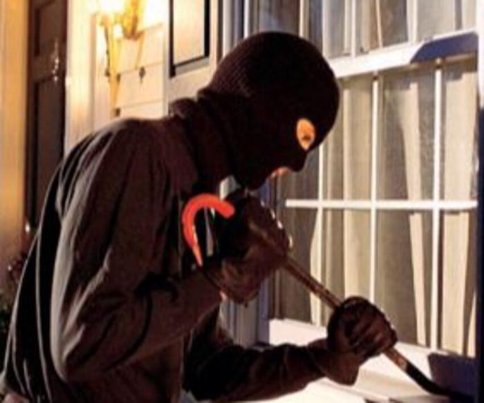 Terni, ladri in azione nella notte in un'abitazione e in uno studio medico nella zona di Borgo Rivo