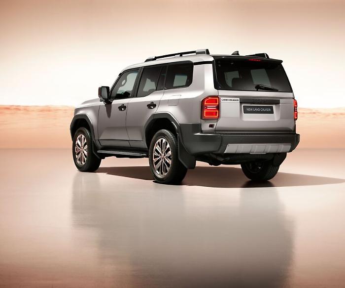 Auto, nuovo Land Cruiser: 5 e 7 posti ? ?