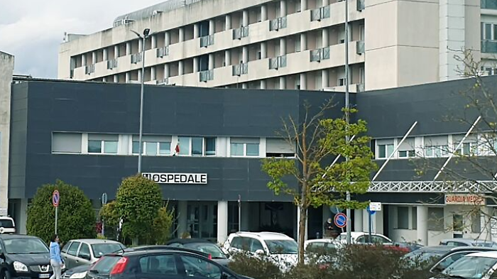 La battaglia dei pazienti oncologici: "Non trasferite il dottor Carli