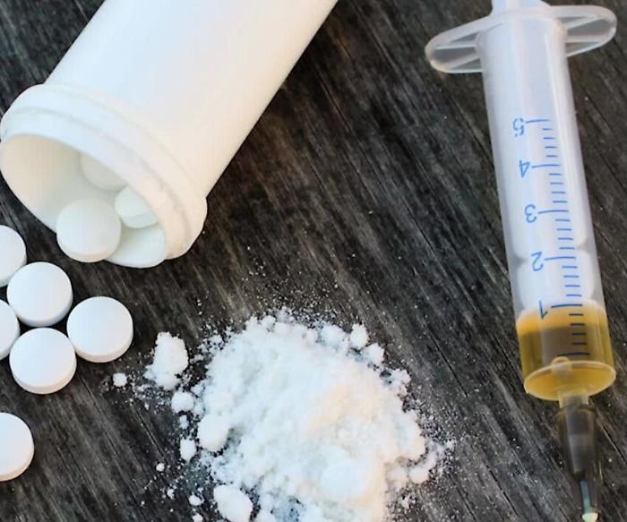 Perugia, stretta della questura sull'eroina al Fentanyl. Agenti sotto copertura per indagare sulla droga degli zombie