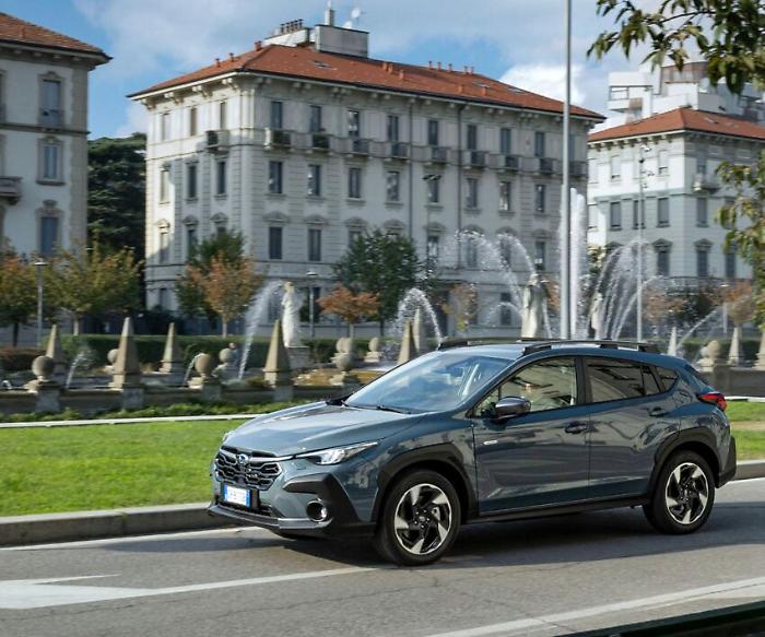 Motori, Subaru Crosstrek: motore mild hybrid da 136 Cv ed X-Mode avanzato