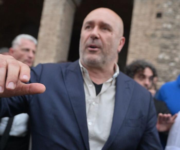 Politica in lutto, l'ultimo saluto di Bandecchi a SilvioBerlusconi: "Un maestro e una guida per me"