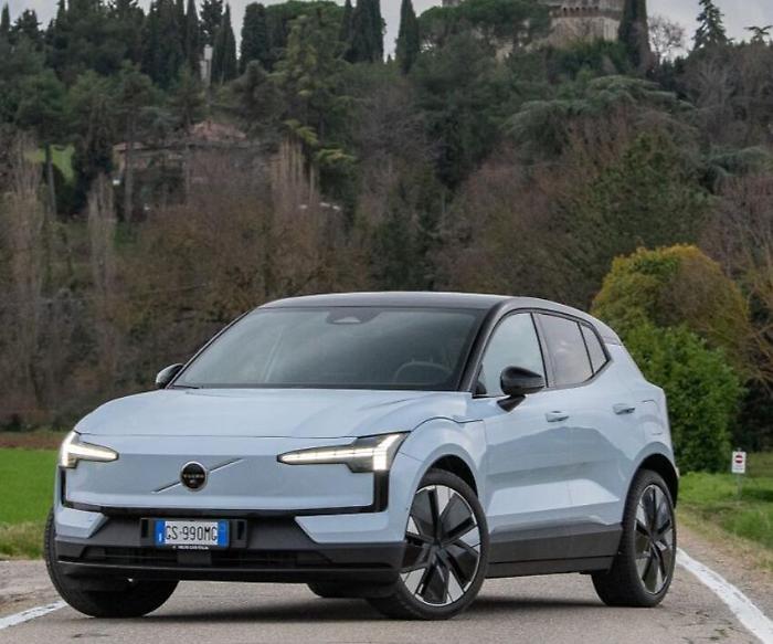 Motori, Volvo EX30: i prezzi partono da 35.900 euro