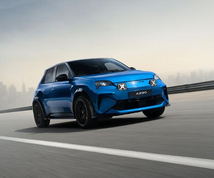 Alpine A290: trazione anteriore e due motori da 180 e 220 Cv