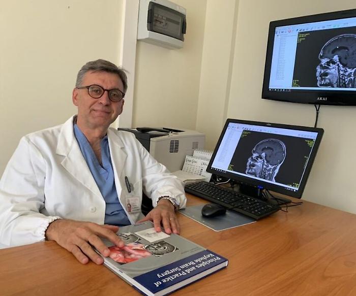 Tumore lombare gigante e dolori lancinanti, umbra operata e salvata dall'équipe di Sandro Carletti