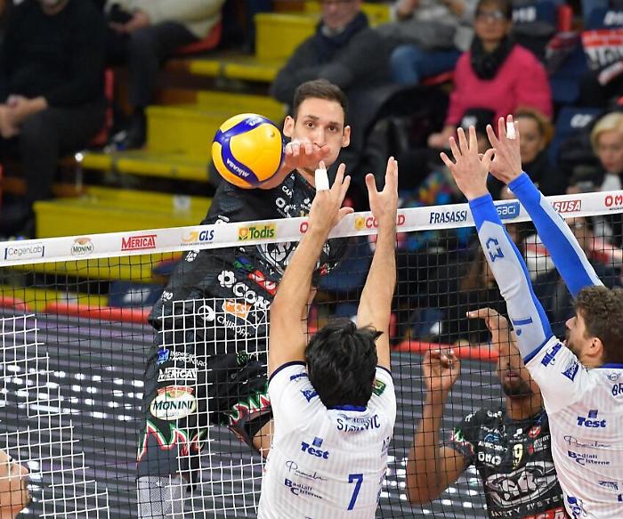Sir Safety Perugia, Roberto Russo infortunato con l'Italia: cosa è successo. Le parole di De Giorgi