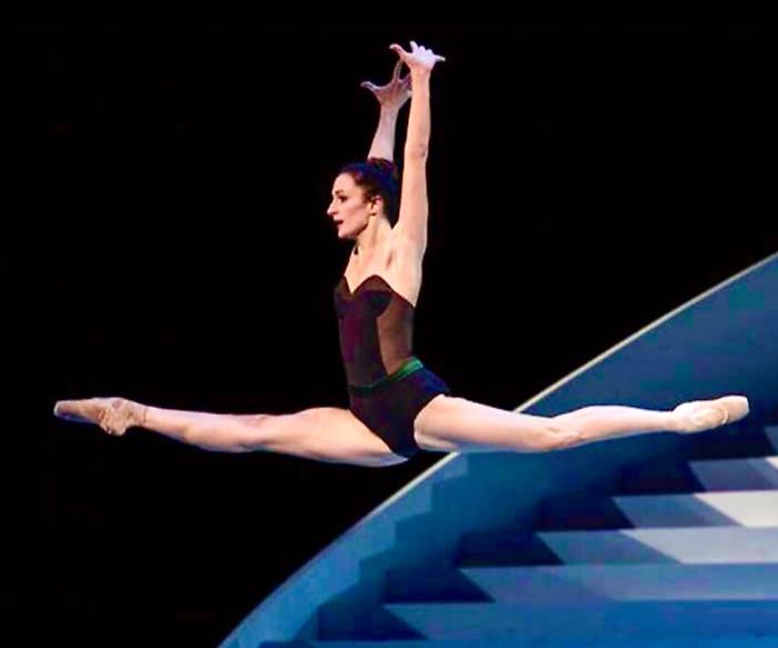 La ballerina di Gubbio Alessandra Tognoloni interpreta Cenerentola