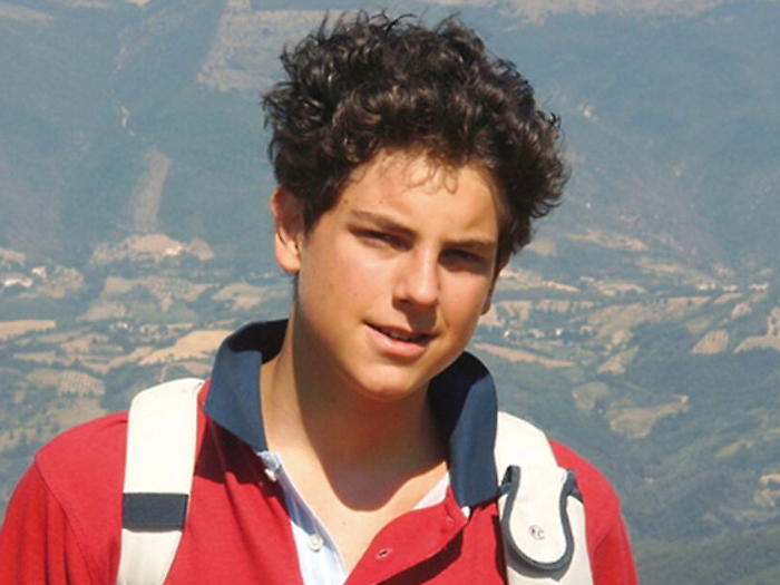 Carlo Acutis, chi era e perché diventa santo. La passione per internet e l'informatica, la malattia, come è morto e i miracoli