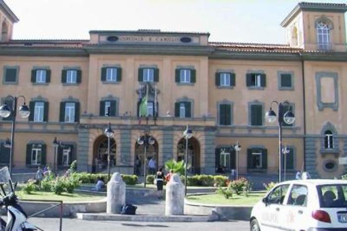 Roma, al San Camillo debutta il robot microchirurgo