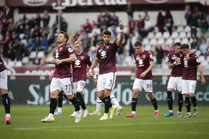 Torino batte Udinese 2-0, in gol Adams e Dembele