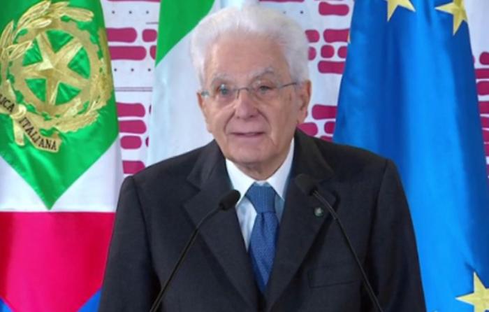 Mattarella "Su tutela diritti dei bambini non voltarsi dall'altra parte"