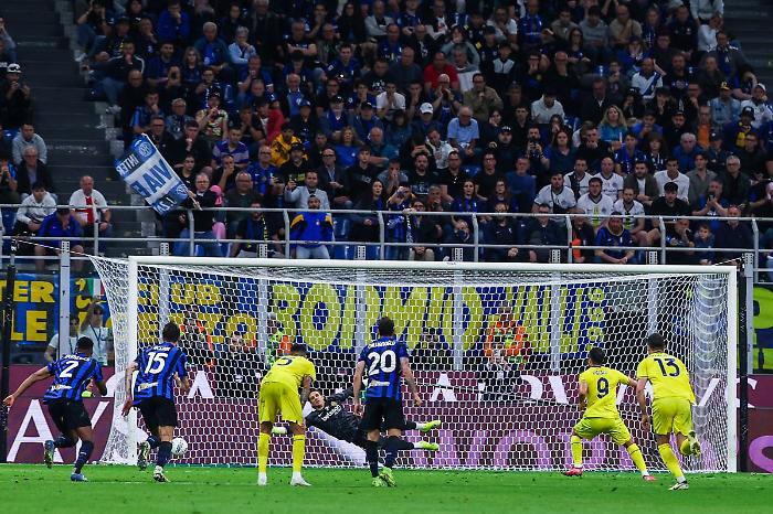 L'Inter pareggia 2-2 con la Lazio e resta a -1 dal Napoli