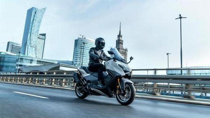 Arriva la versione 2025 di Yamaha TMAX e TMAX Tech MAX