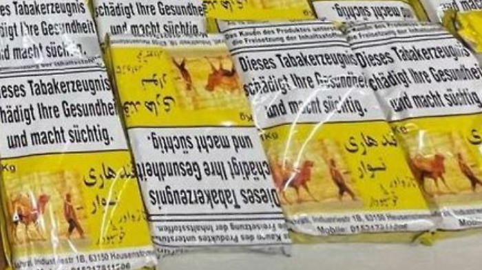 Sequestrati 40 chili di tabacco da masticare: trovate mille confezioni in un'attivit&agrave;. Denunciato il titolare 