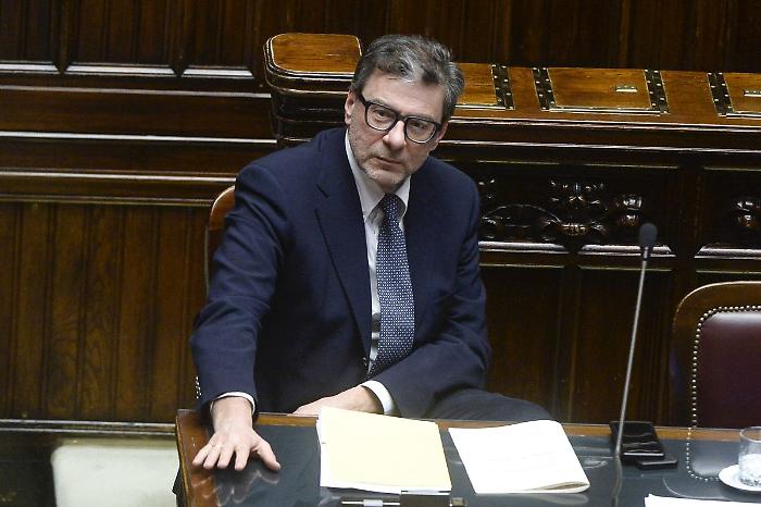 Manovra, Giorgetti "Obiettivo ridurre il prelievo fiscale sulle famiglie"