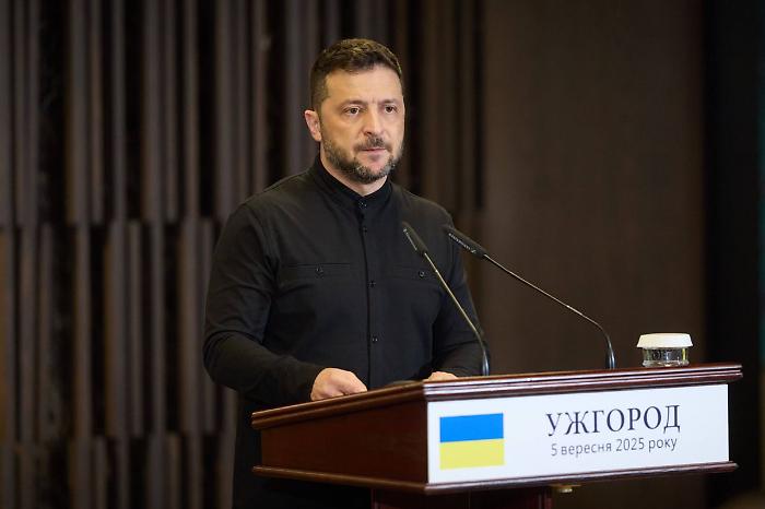 Ucraina, Zelensky "Attendiamo la reazione dell'America agli attacchi russi"