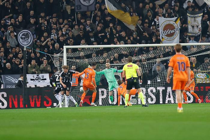 L'Udinese torna a vincere, tris alla Fiorentina