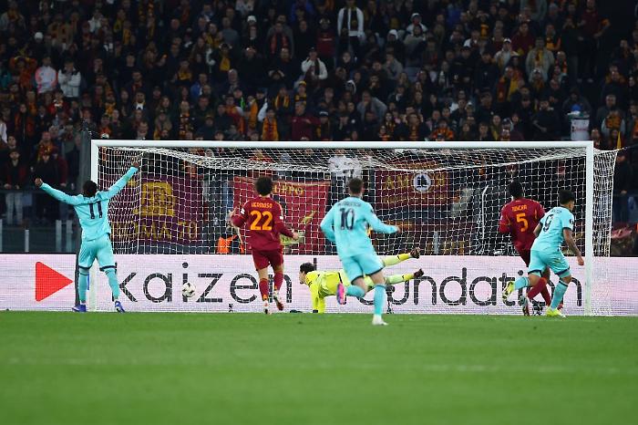 Il Bologna ai quarti di Europa League, Roma ko ai supplementari